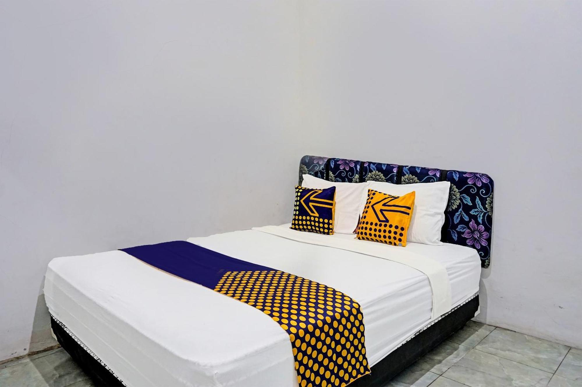 Spot On 91718 Kost Damai Syariah 2* Sidoarjo