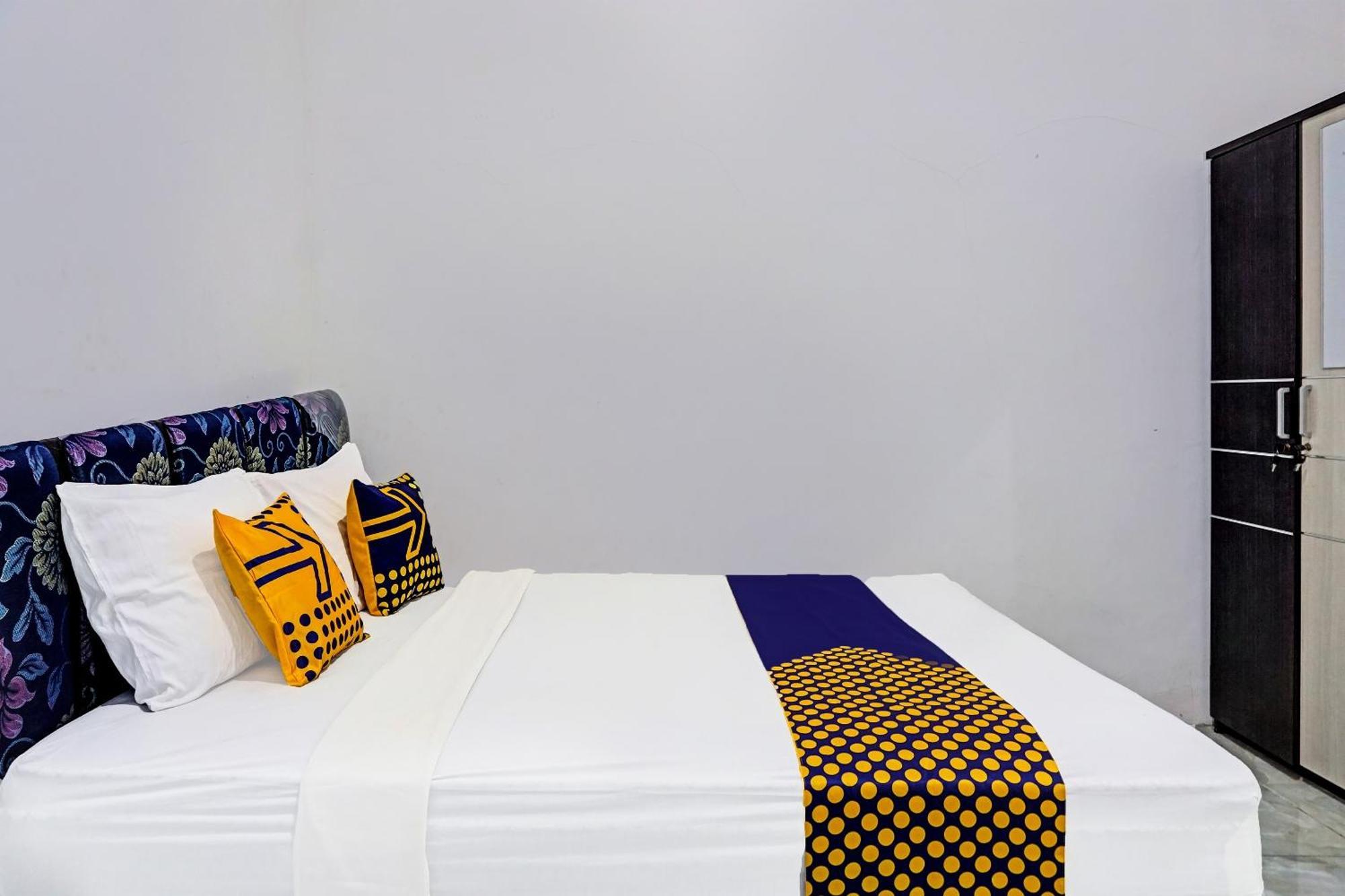 Spot On 91718 Kost Damai Syariah Hotel Sidoarjo